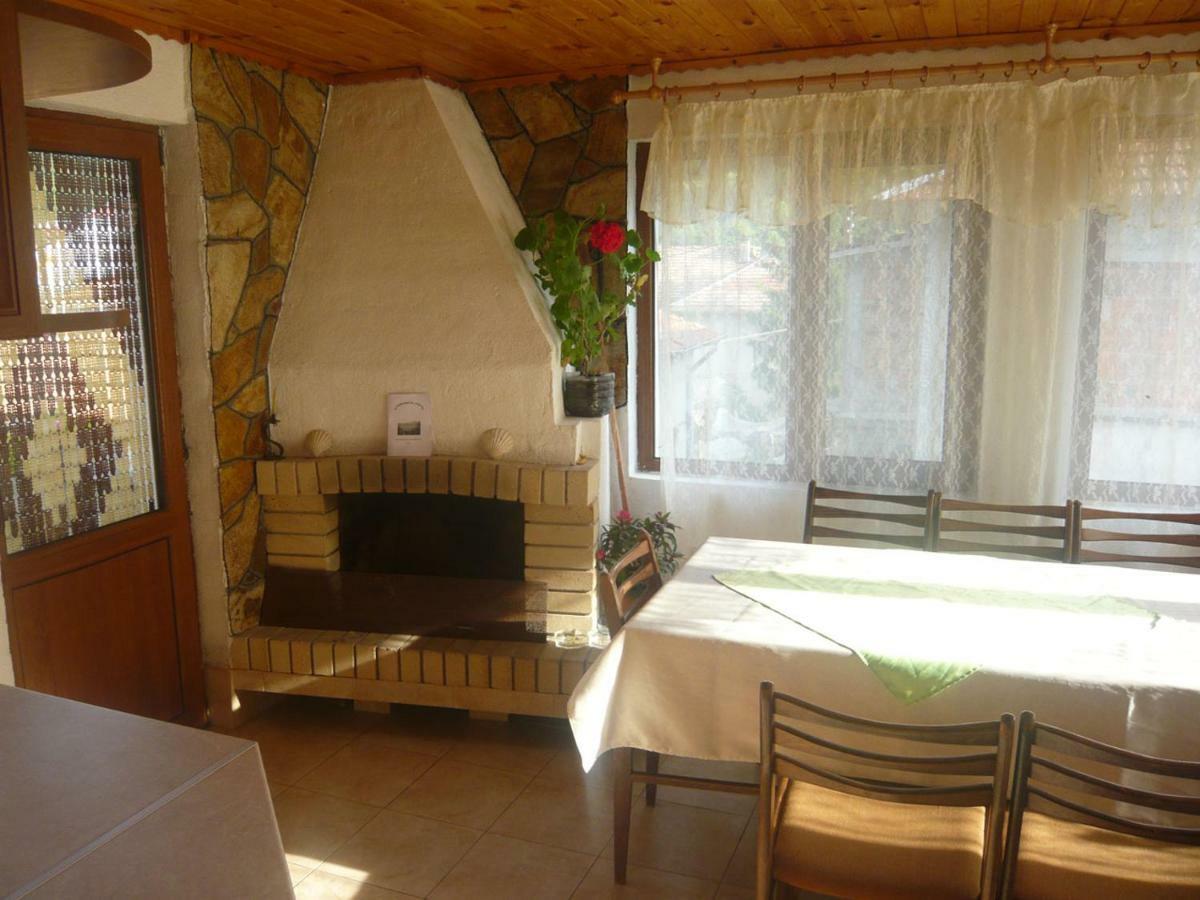 Guest House Denitsa Триград Экстерьер фото